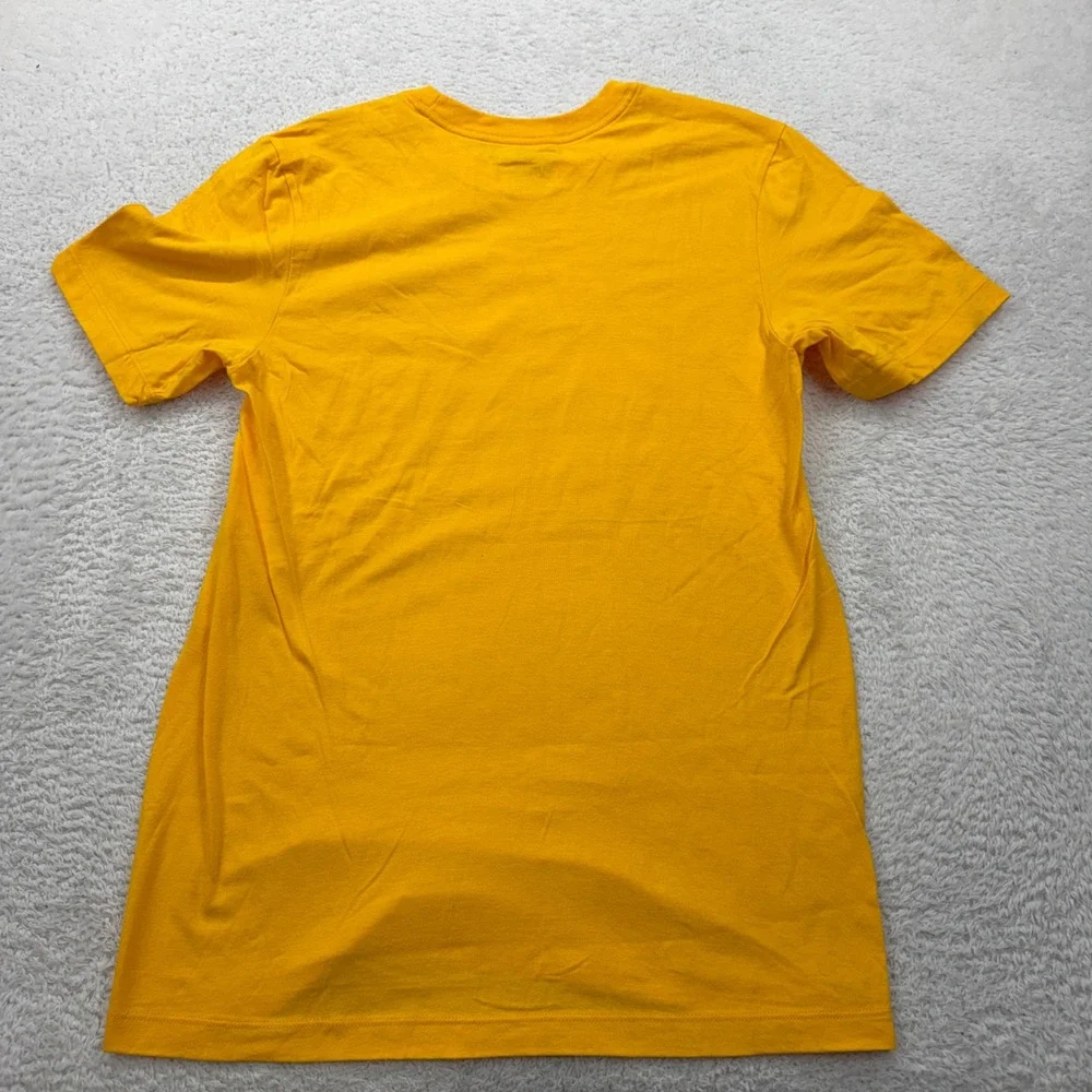 NWT Nike Mens T Shirt West Virginia Graphic Tee Yellow Size Small‎